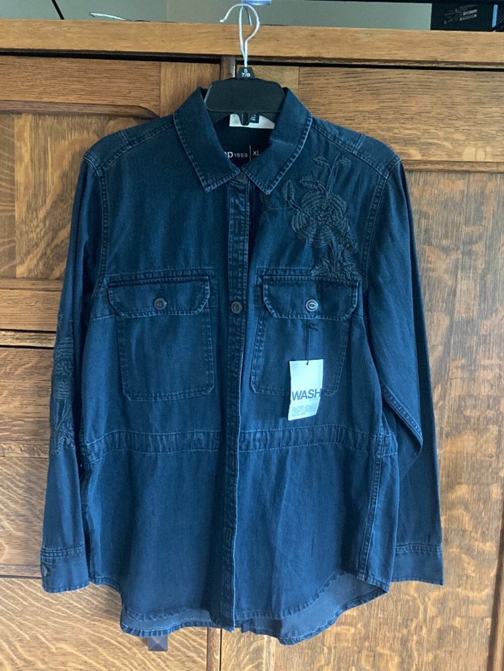 NWT GAP 1969 floral embroidered shirt jacket, drawstring waist, black/navy, XL